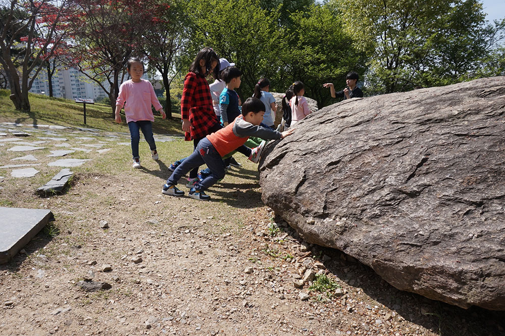 Sangsang Gogo (想像考古) – An Excavation Experience for Children